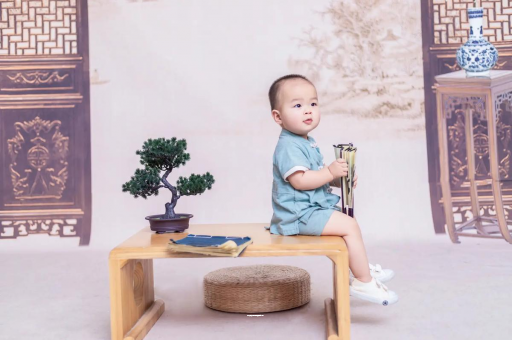 北票孕妇肚子上的黑线