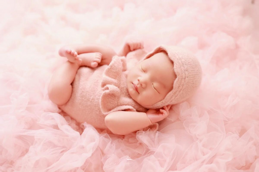 北票宝宝吃手是饿了吗